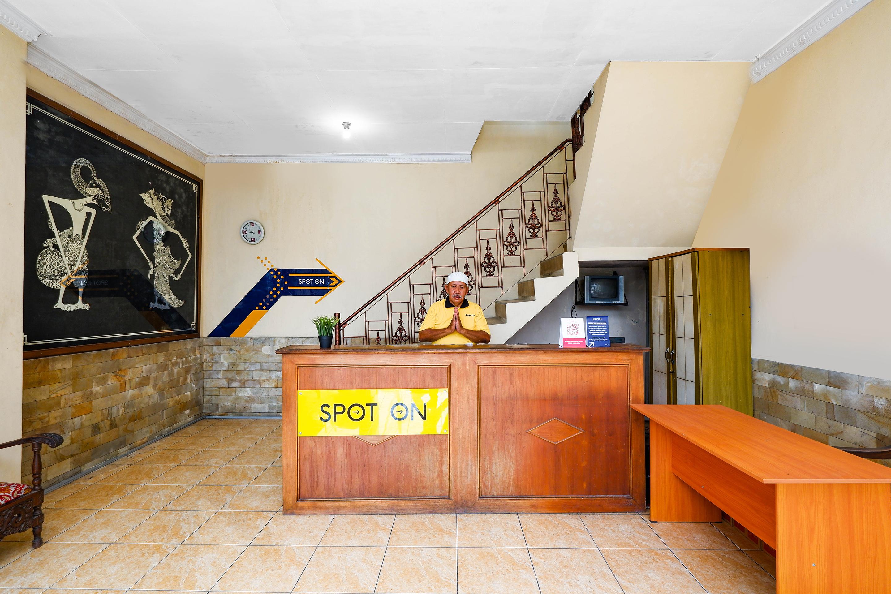 Spot On 2011 Hotel Mekar Sari Surakarta  Luaran gambar