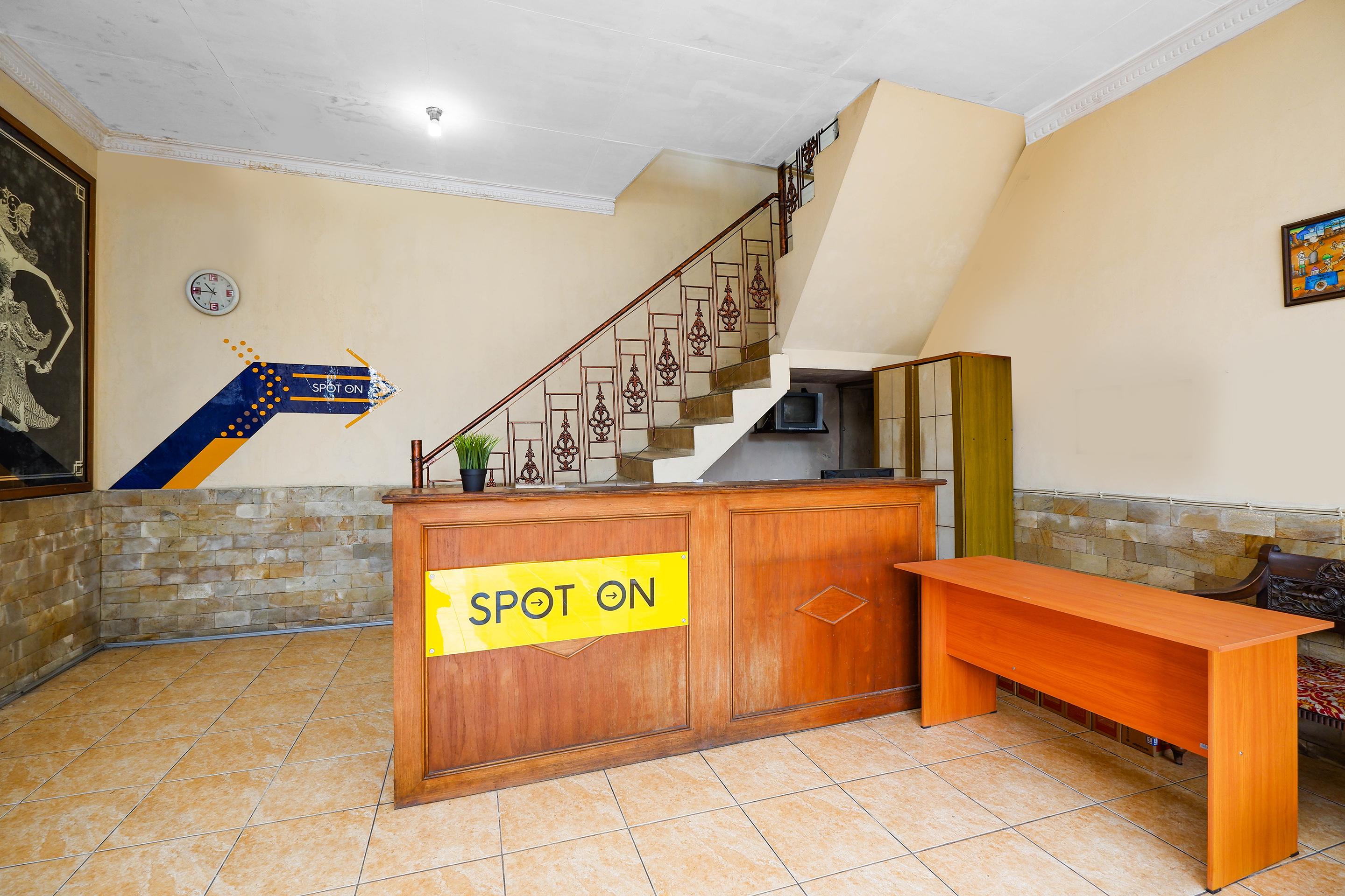 Spot On 2011 Hotel Mekar Sari Surakarta  Luaran gambar